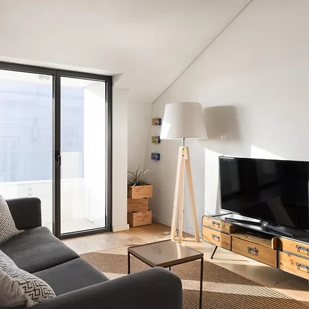 Joivy Bairro Alto 2-br With Large Terrace Apartment