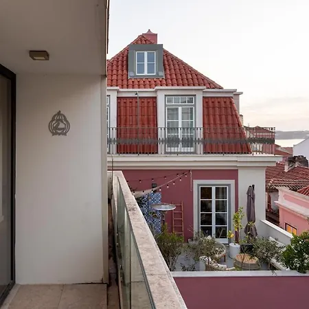 Guestready - Spacious Flat In Bairro Alto Lisbona