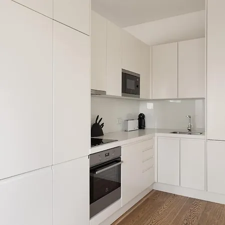 Guestready - Spacious Flat In Bairro Alto דירה *