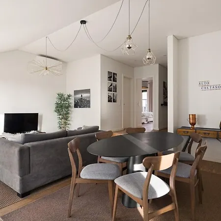 Guestready - Spacious Flat In Bairro Alto דירה ליסבון